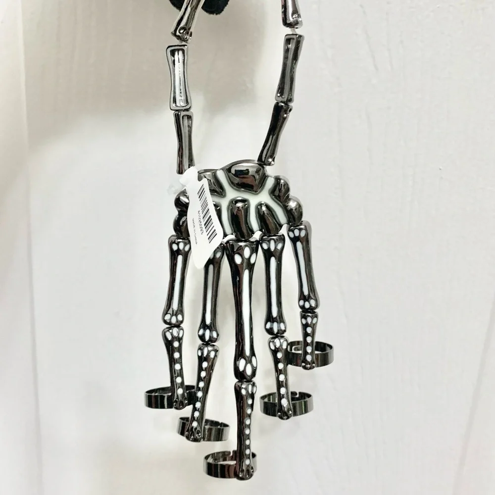 Torrid Skeleton Hand Cuff Glow in the Dark - 1X 2X - NEW - Picture 8 of 8